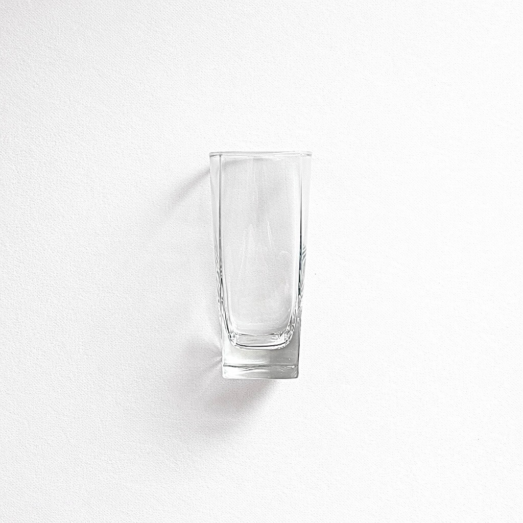 Wysoka szklanka highball Sunrise Elegance – pionowy akcent i smukła linia w nowoczesnym zestawie Duo Modern.